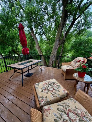 3335 Victoria Street N, Shoreview, MN 55126
