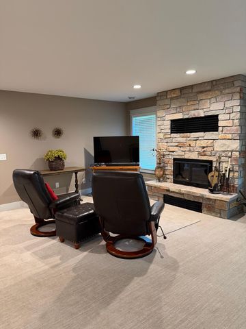 3335 Victoria Street N, Shoreview, MN 55126