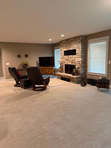 3335 Victoria Street N, Shoreview, MN 55126
