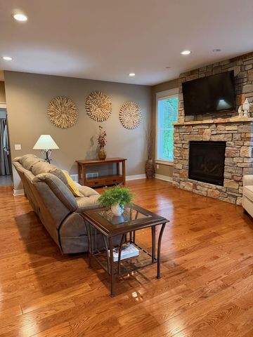 3335 Victoria Street N, Shoreview, MN 55126