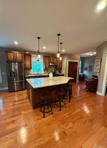 3335 Victoria Street N, Shoreview, MN 55126