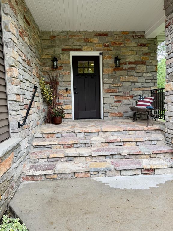 3335 Victoria Street N, Shoreview, MN 55126