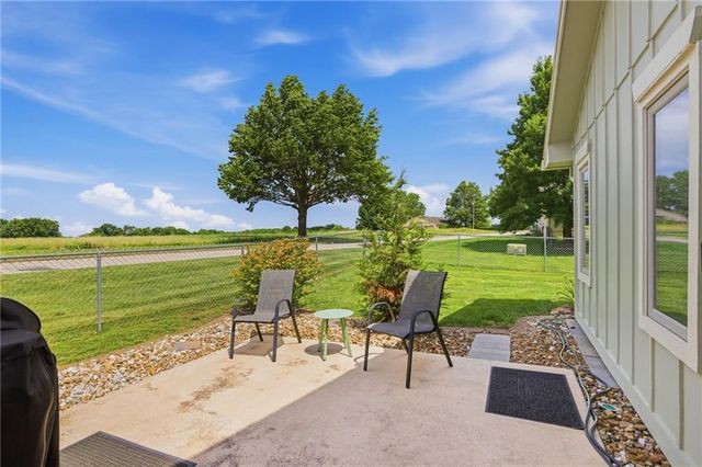 8200 E 189th Terrace, Belton, MO 64012