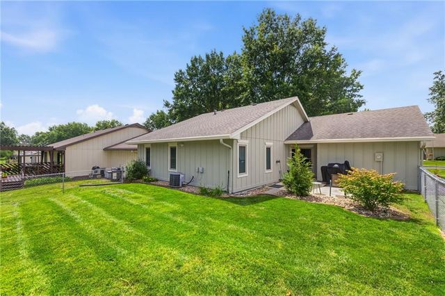 8200 E 189th Terrace, Belton, MO 64012
