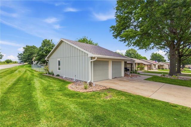 8200 E 189th Terrace, Belton, MO 64012