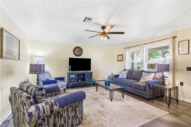 8200 E 189th Terrace, Belton, MO 64012