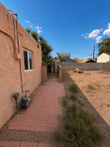 2442 Valencia Drive NE, Albuquerque, NM 87110