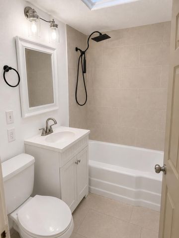 2442 Valencia Drive NE, Albuquerque, NM 87110