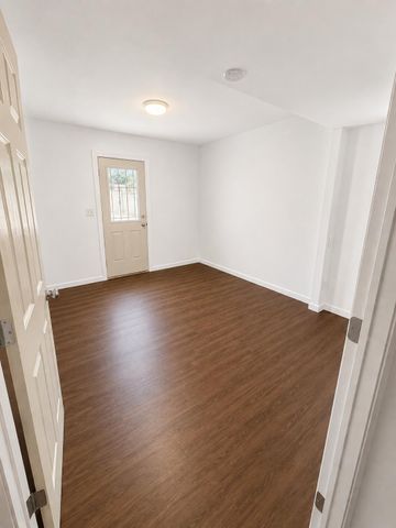 2442 Valencia Drive NE, Albuquerque, NM 87110