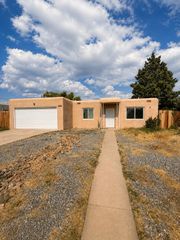 2442 Valencia Drive NE, Albuquerque, NM 87110