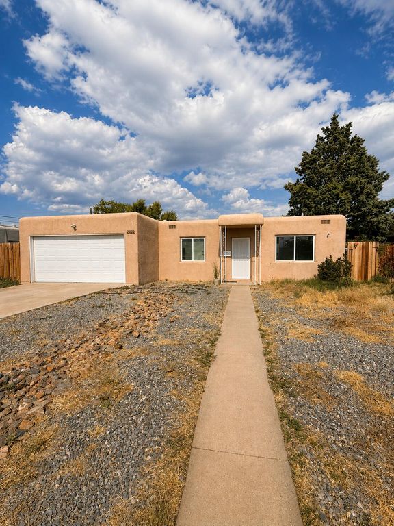 2442 Valencia Drive NE, Albuquerque, NM 87110