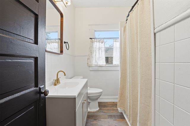 206 S Pendell Avenue, Cleburne, TX 76033