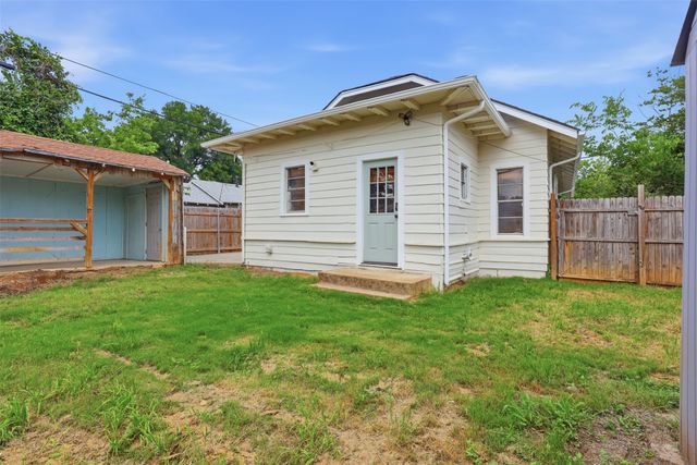 206 S Pendell Avenue, Cleburne, TX 76033