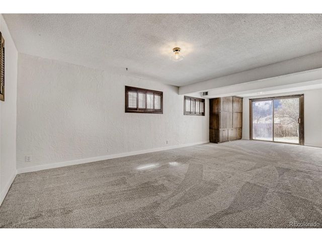 520 Crestridge Ave, Colorado Springs, CO 80906