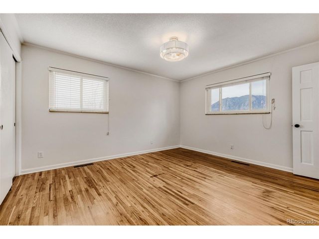 520 Crestridge Ave, Colorado Springs, CO 80906