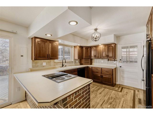 520 Crestridge Ave, Colorado Springs, CO 80906