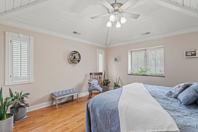 137 Lake Shore Blvd, Coalmont, TN 37313