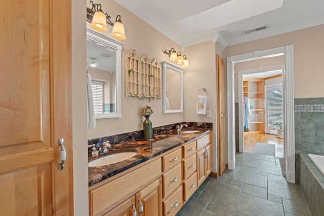 137 Lake Shore Blvd, Coalmont, TN 37313