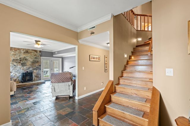 137 Lake Shore Blvd, Coalmont, TN 37313