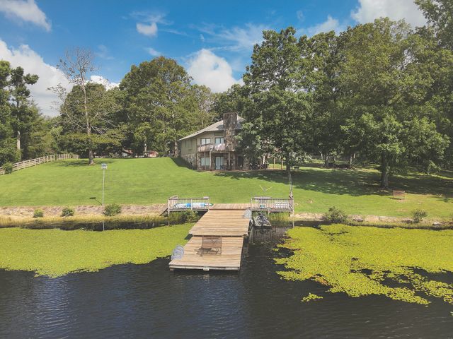 137 Lake Shore Blvd, Coalmont, TN 37313