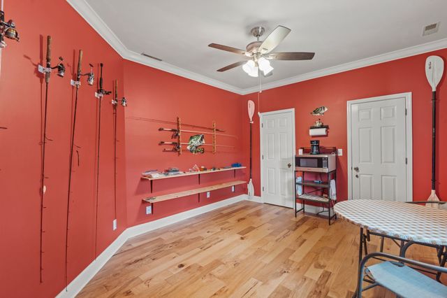 137 Lake Shore Blvd, Coalmont, TN 37313