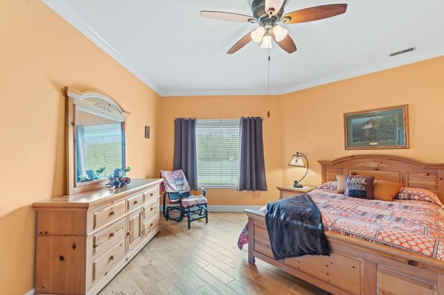 137 Lake Shore Blvd, Coalmont, TN 37313