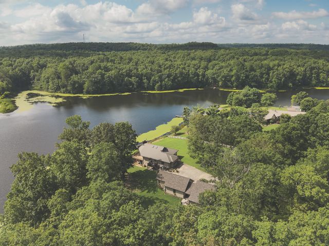 137 Lake Shore Blvd, Coalmont, TN 37313