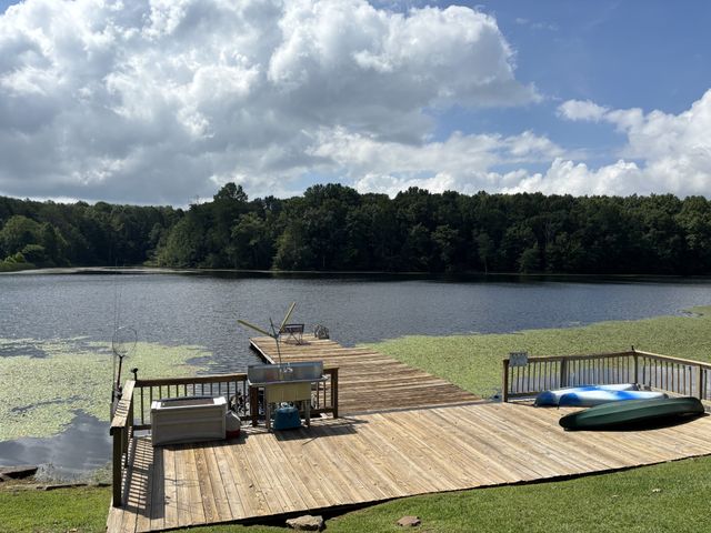 137 Lake Shore Blvd, Coalmont, TN 37313