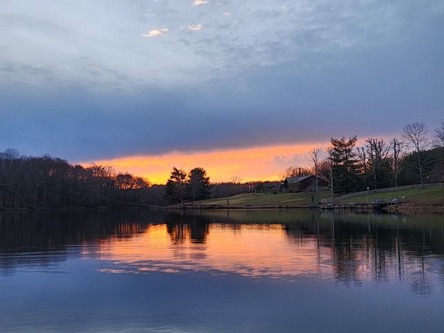 137 Lake Shore Blvd, Coalmont, TN 37313