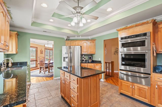 137 Lake Shore Blvd, Coalmont, TN 37313