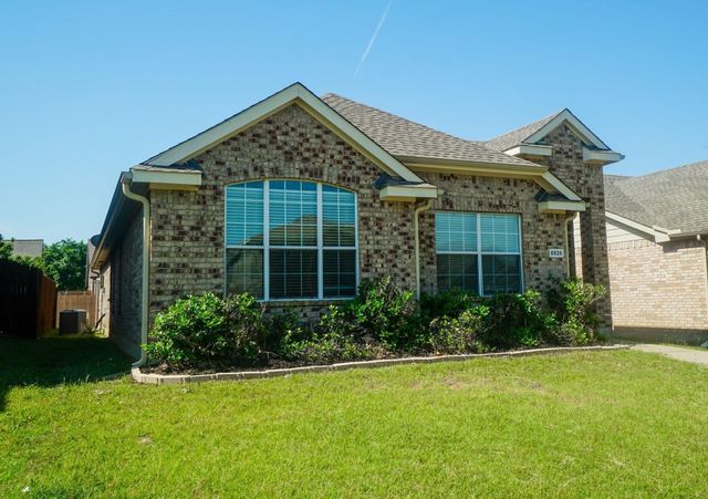 8826 Tucker Street, Cross Roads, TX 76227