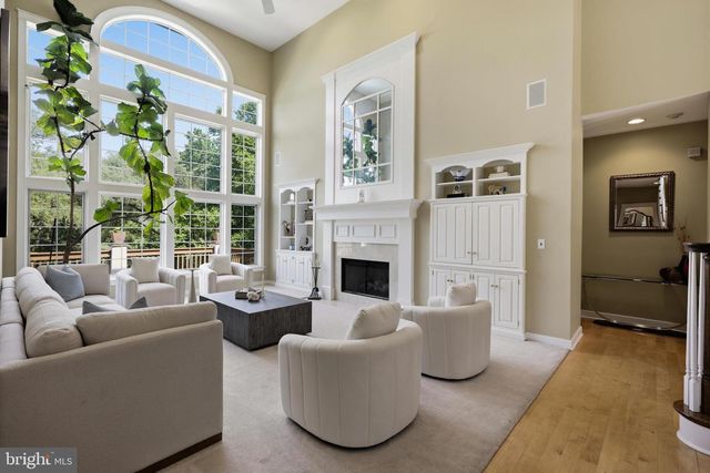 367 MILLPOND DR, Lititz, PA 17543