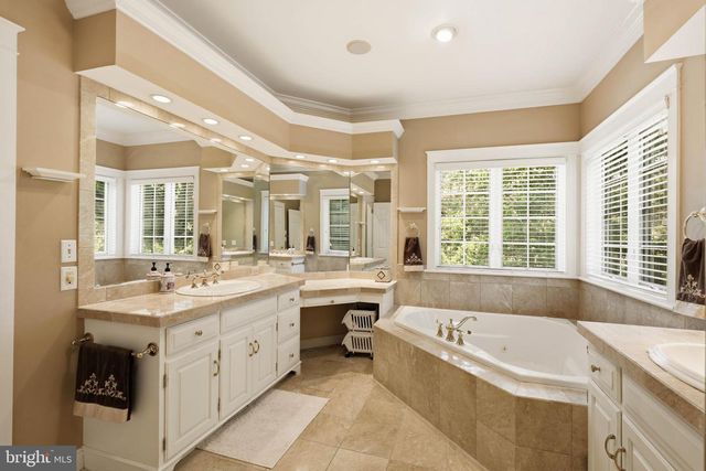 367 MILLPOND DR, Lititz, PA 17543