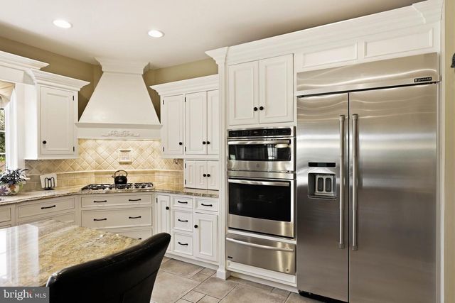 367 MILLPOND DR, Lititz, PA 17543