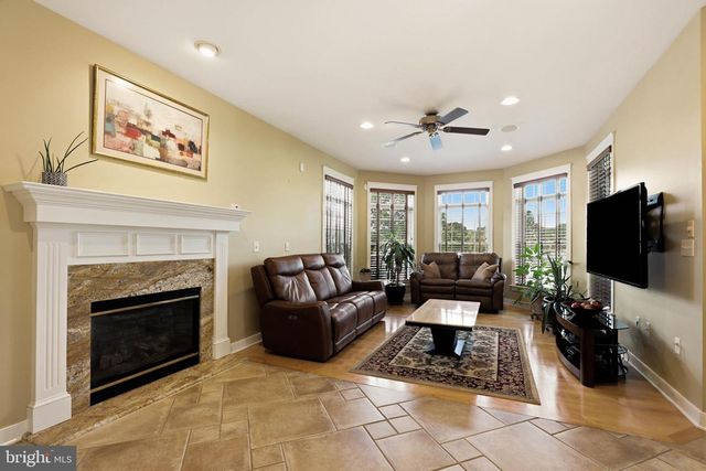 367 MILLPOND DR, Lititz, PA 17543