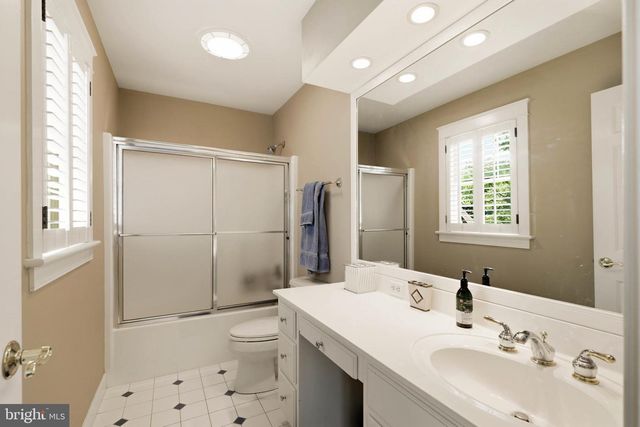 367 MILLPOND DR, Lititz, PA 17543