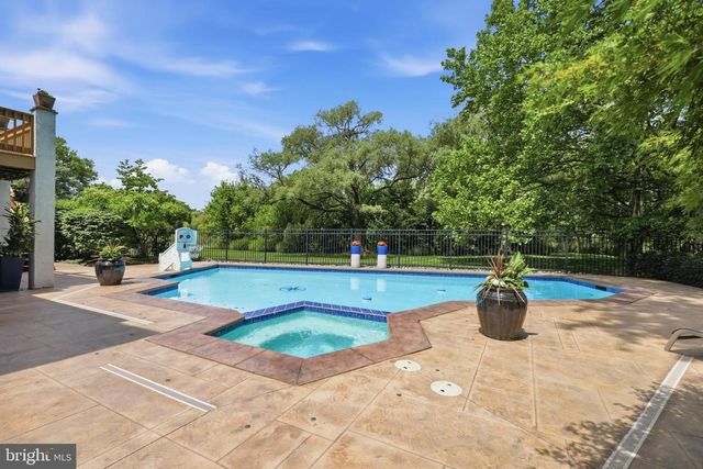 367 MILLPOND DR, Lititz, PA 17543