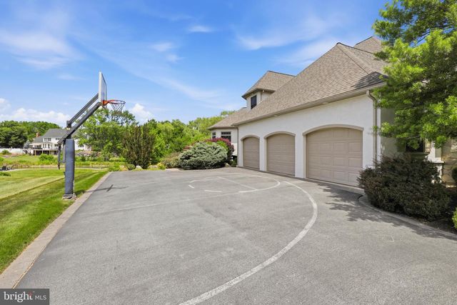 367 MILLPOND DR, Lititz, PA 17543