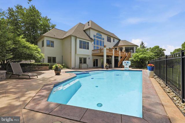 367 MILLPOND DR, Lititz, PA 17543