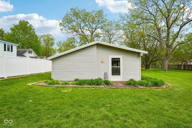 211 Whiteland Road, Whiteland, IN 46184