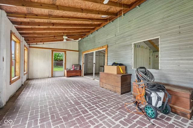 211 Whiteland Road, Whiteland, IN 46184