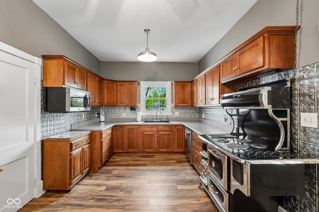 211 Whiteland Road, Whiteland, IN 46184