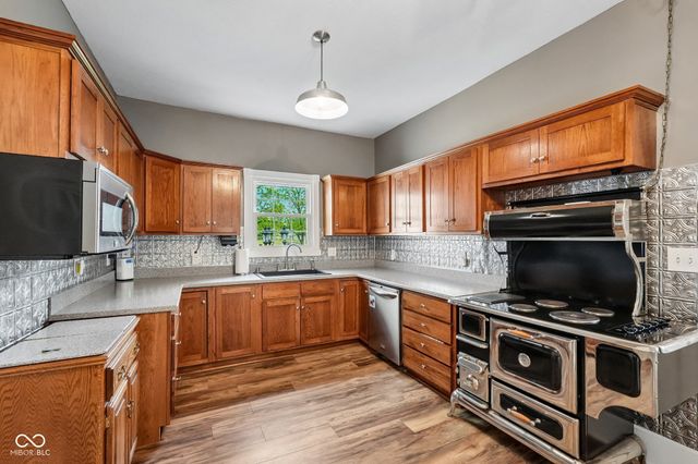 211 Whiteland Road, Whiteland, IN 46184