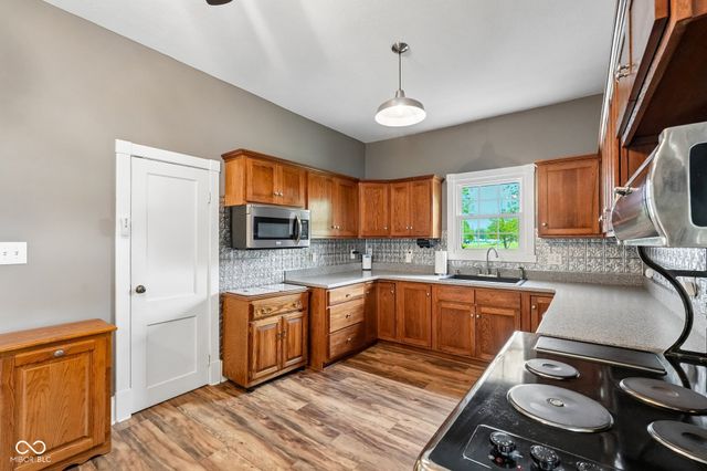 211 Whiteland Road, Whiteland, IN 46184