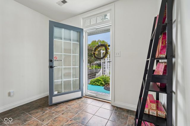 211 Whiteland Road, Whiteland, IN 46184