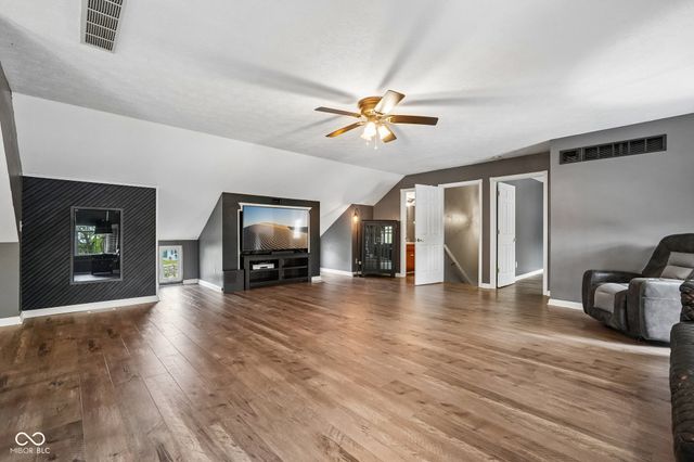 211 Whiteland Road, Whiteland, IN 46184