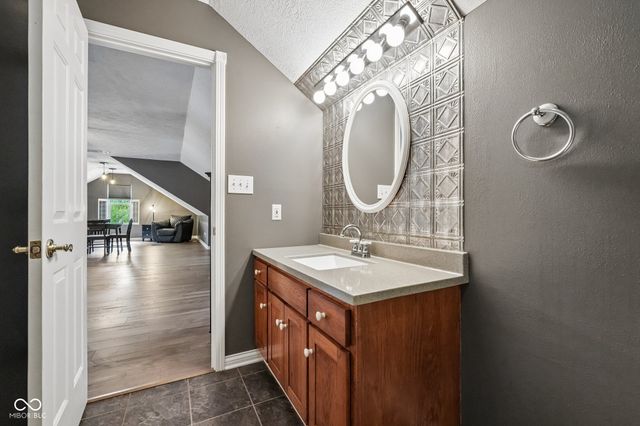 211 Whiteland Road, Whiteland, IN 46184