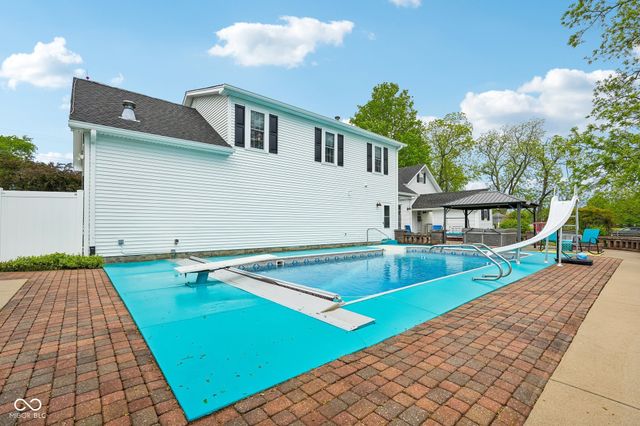 211 Whiteland Road, Whiteland, IN 46184