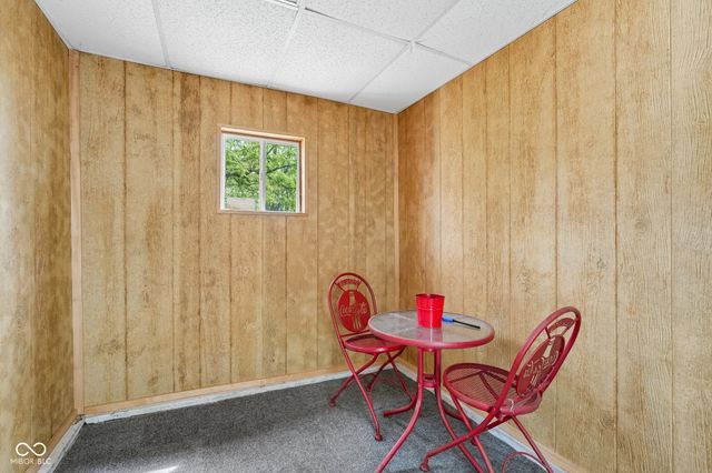 211 Whiteland Road, Whiteland, IN 46184