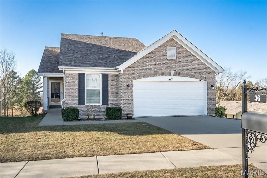 36 Chesterfield Court, Wentzville, MO 63385